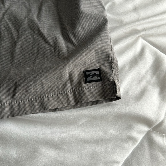 Billabong hybrid shorts. Size XL. In great condition. Light grey - Picture 2 of 5